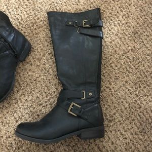 GbyGuess black boots